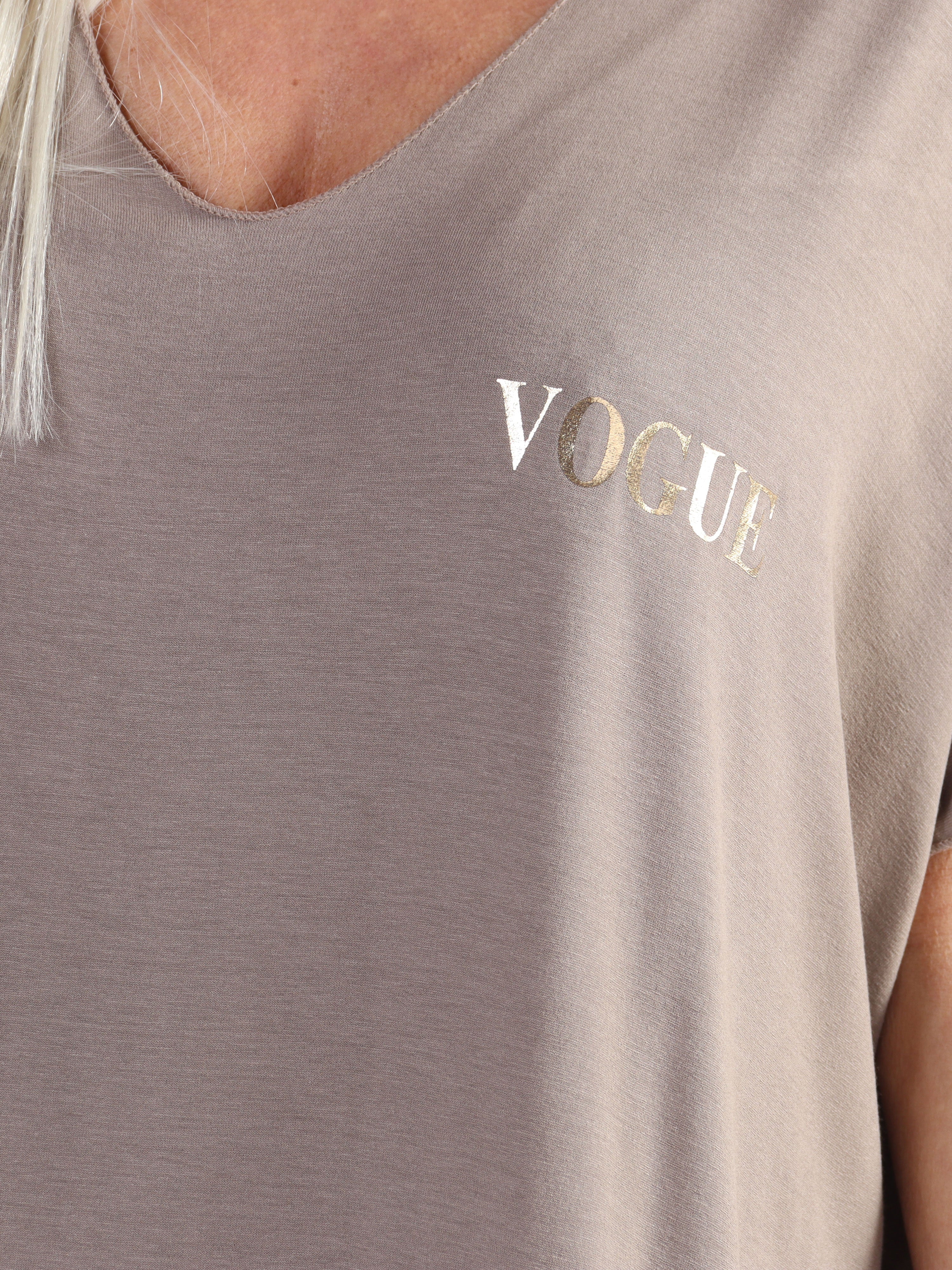 Ellen - T-shirtklänning i viskos med guldtryck i plusstorlek